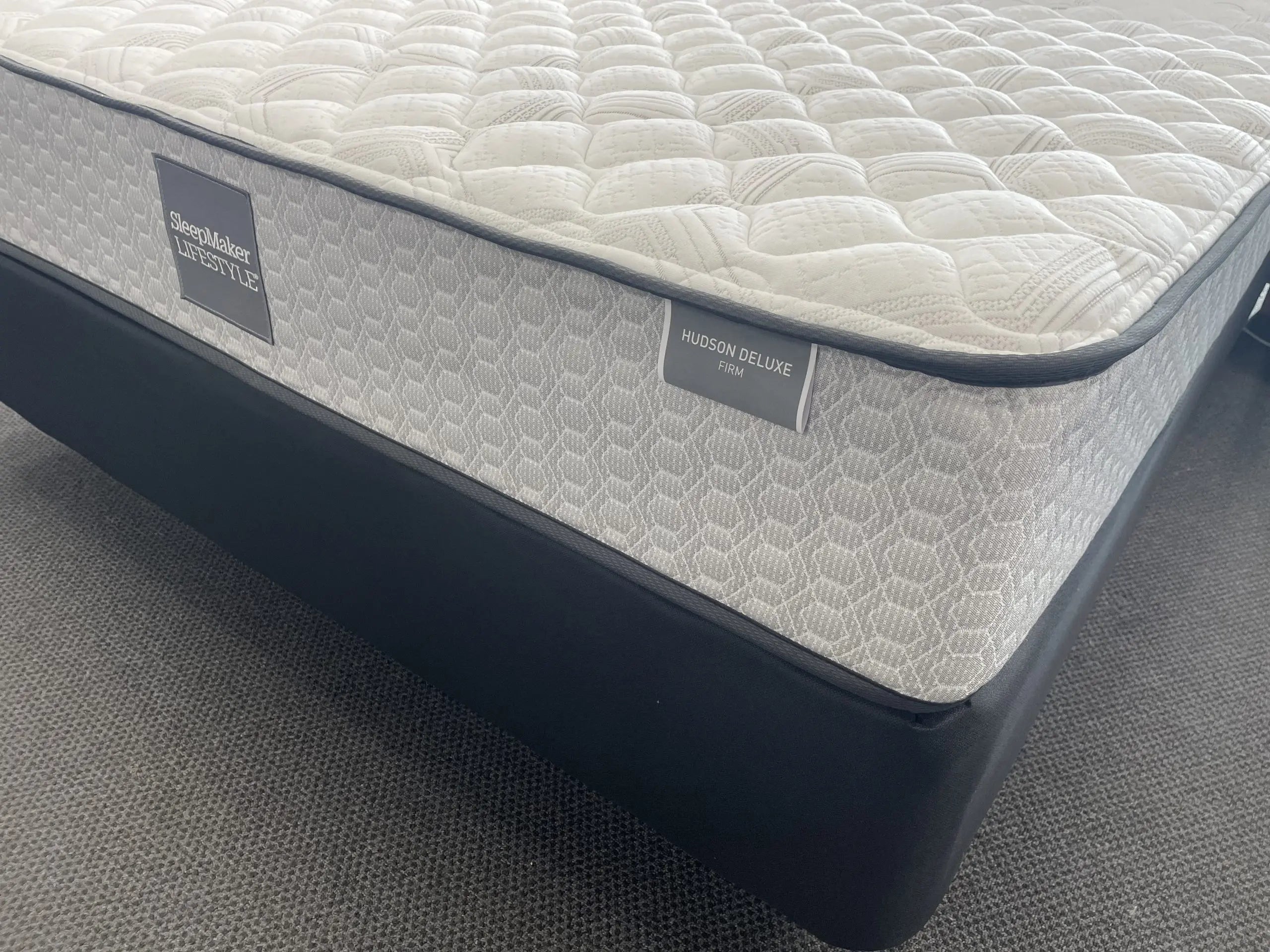 SLEEPMAKER LIFESTYLE 8 HUDSON DELUXE RANGE